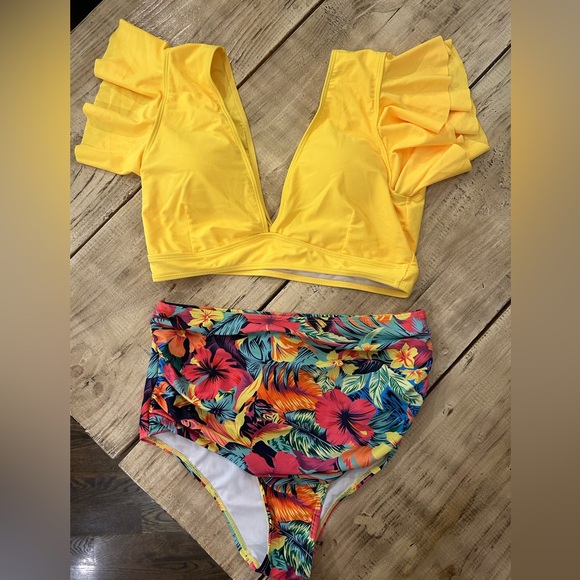 ☀️ SWIMSUIT BUNDLE SALE!! 11 Swimsuits + a FREE coverup! SUMMER SALE! ☀️ - Picture 2 of 12